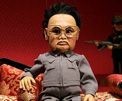 Kim Jong il dans Team America Kim Jong il dans Team America