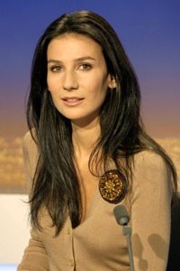Marie Drucker dans les bras de …. Marie Drucker dans les bras de ….