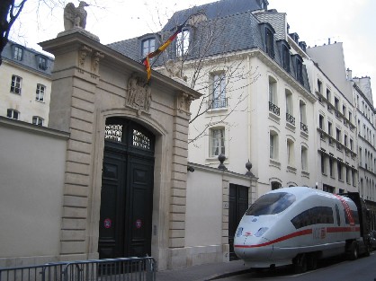 Un TGV allemand au cœur de Paris..