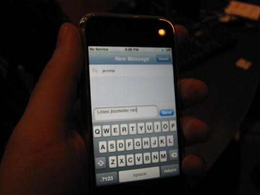 J'ai touché l'iPhone J'ai touché l'iPhone